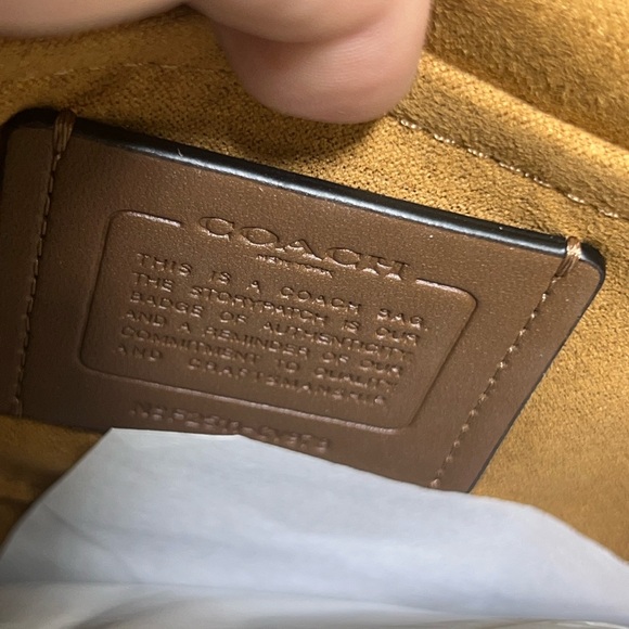 Coach Black Leather Shoulder Bag with Gold Chain - Picture 5 of 10